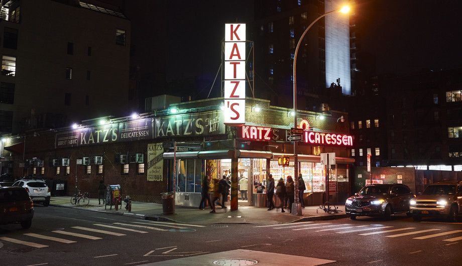 Best late-night Food in NEW YORK - NIGHTLIFE gems for your eating pleasure